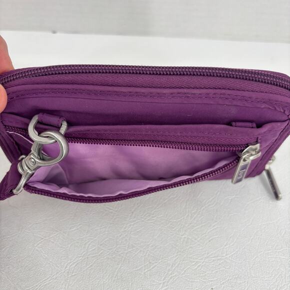 Lug Wristlet Wallet Purple Quilted Nylon Zip Around Card Slots Pockets - Picture 8 of 12